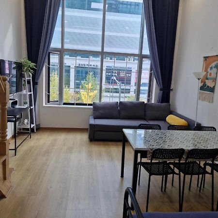 Hongdae Residence - 1Min From Hongik Uni Station Exit #1 Seoul Bagian luar foto